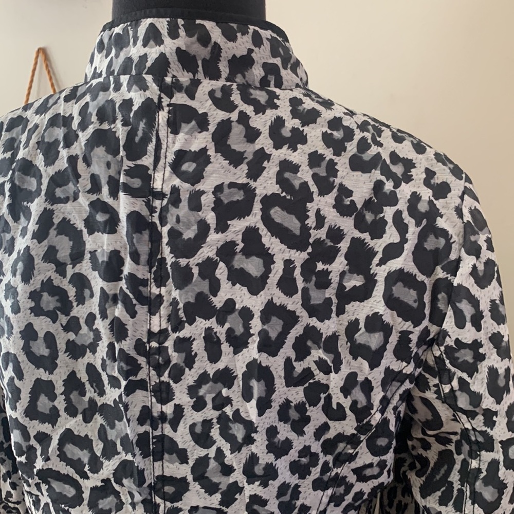 Chico’s Lightweight Shell Jacket Cheetah Print! - image 3